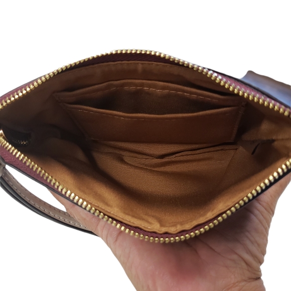 Coach Women's Corner Zip Wristlet In Signature Canvas With Varsity Motif - Picture 6 of 6